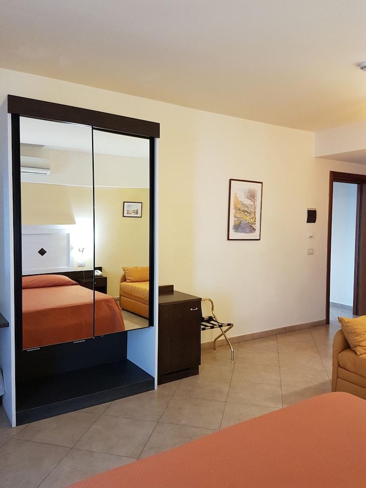 Hotel Orizzonte Letojanni Exterior photo